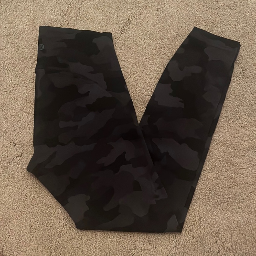 Lululemon Instill High Rise Camo legging 25”